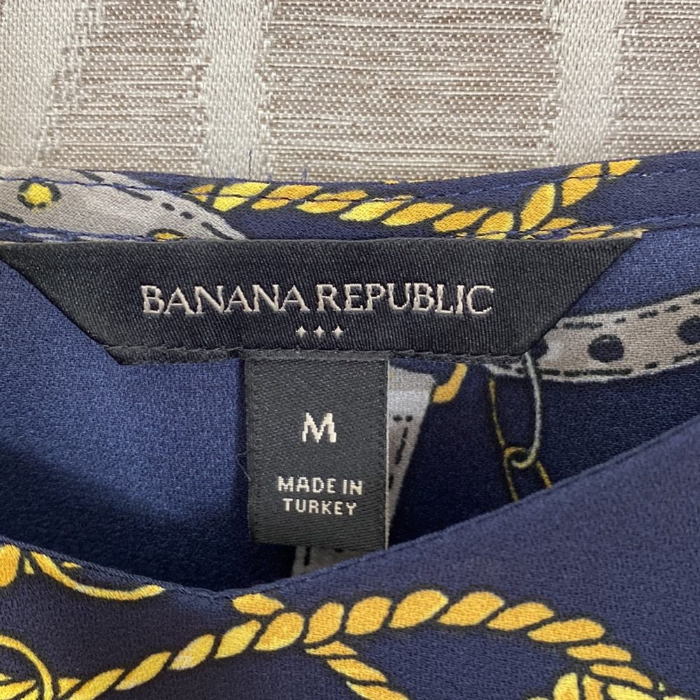 Banana Republic Tank Blouse Top in Navy With Chain & Strap Art Size: Medium - Picture 3 of 3
